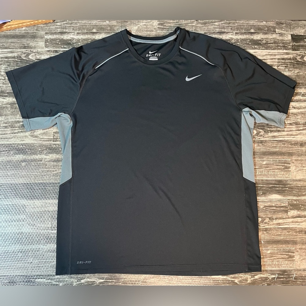 Nike Dri-Fit Short Sleeve T-Shirt